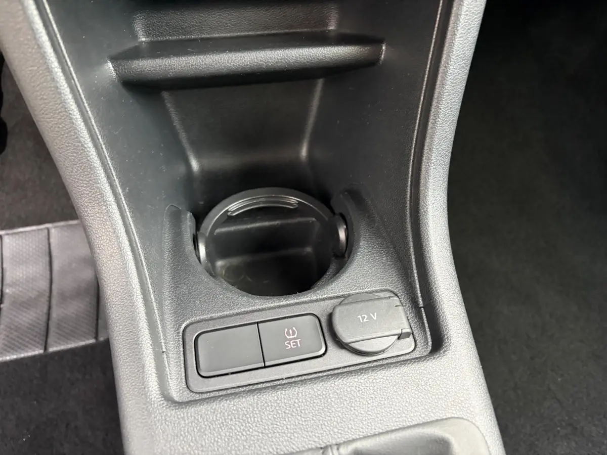 Mii 1.0 Sport | Cruise | Parkeer sensoren | Stoel verwarming | CV |