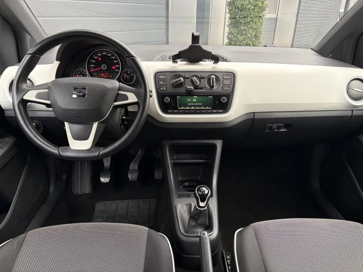 Mii 1.0 Sport | Cruise | Parkeer sensoren | Stoel verwarming | CV |