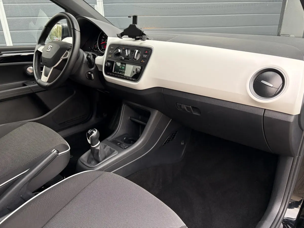 Mii 1.0 Sport | Cruise | Parkeer sensoren | Stoel verwarming | CV |