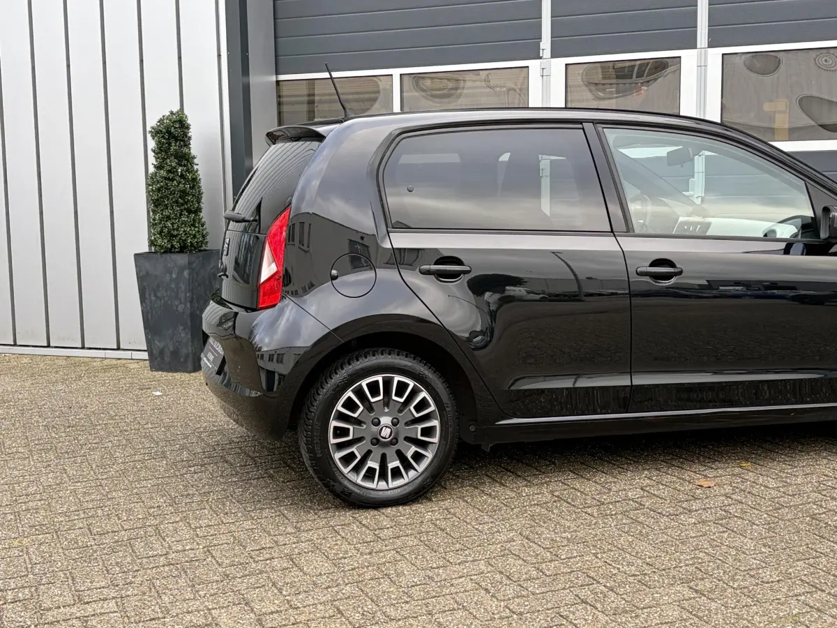 Mii 1.0 Sport | Cruise | Parkeer sensoren | Stoel verwarming | CV |