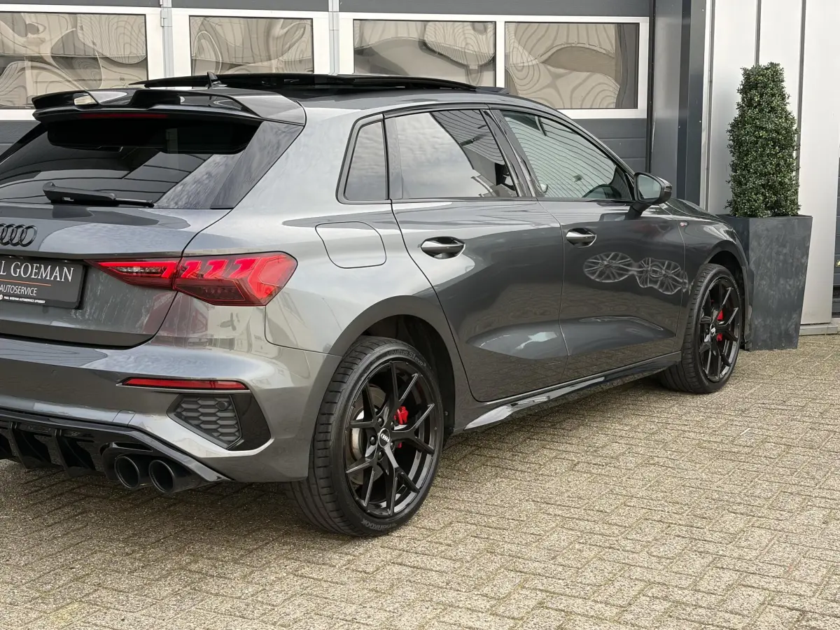 A3 Sportback 45 TFSI e S edition Competition | Pano | RS stoelen | B & O | Camera | Carbon pakket |