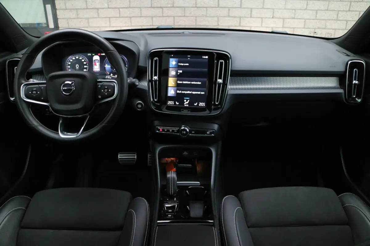 XC40 1.5 T4 Recharge R-Design | SOH % | Camera | Trekhaak |