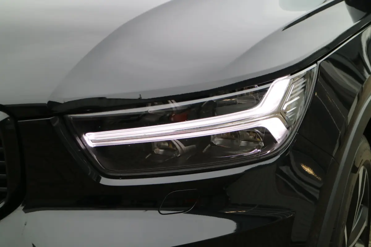 XC40 1.5 T4 Recharge R-Design | SOH % | Camera | Trekhaak |