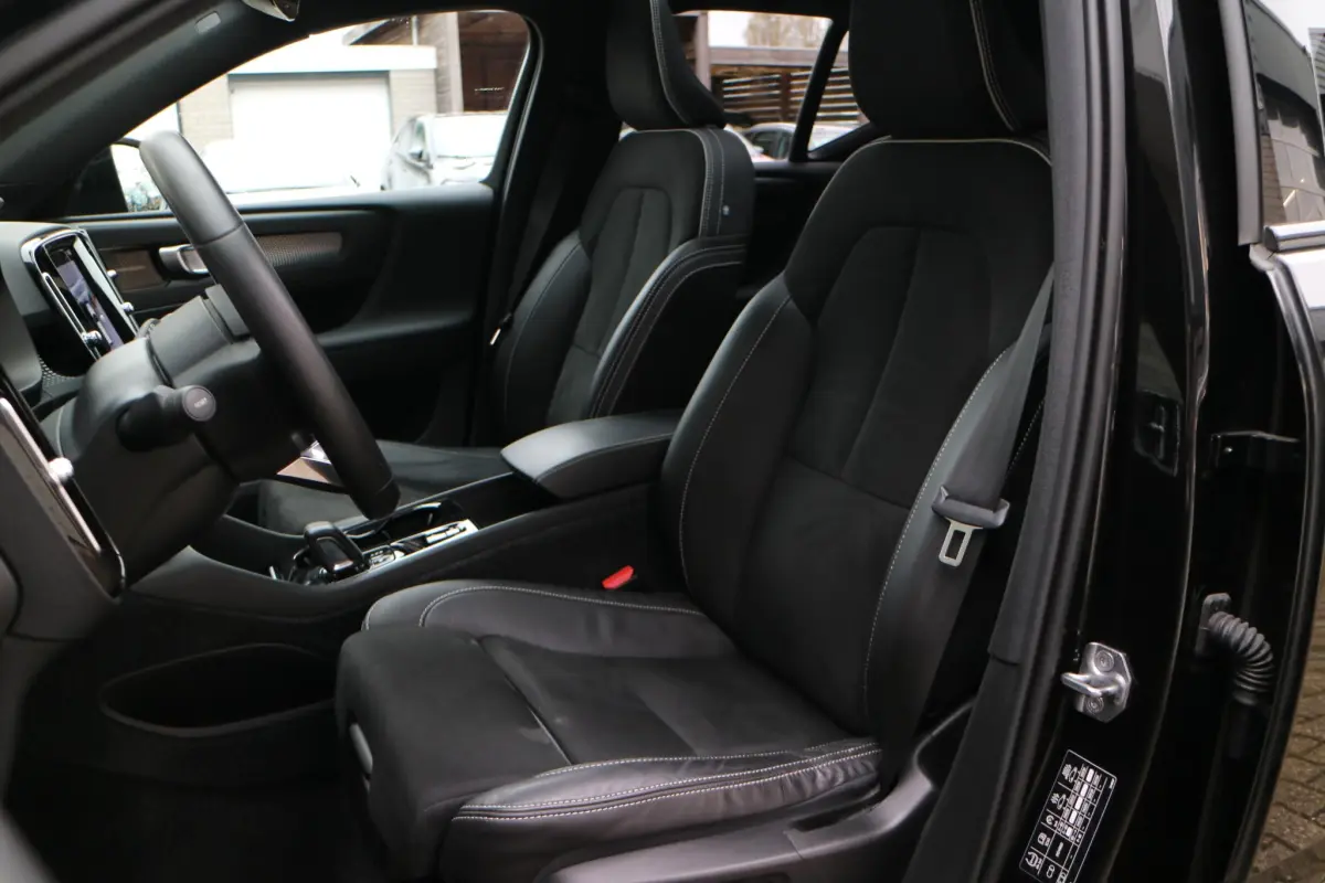 XC40 1.5 T4 Recharge R-Design | SOH % | Camera | Trekhaak |
