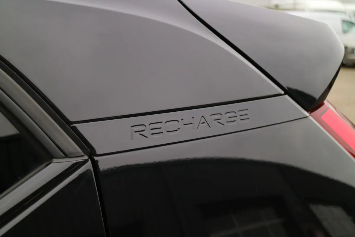 XC40 1.5 T4 Recharge R-Design | SOH % | Camera | Trekhaak |