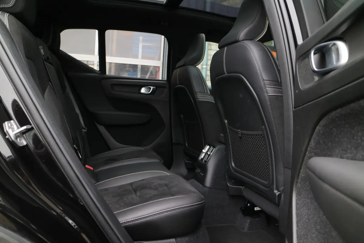 XC40 1.5 T4 Recharge R-Design | SOH % | Camera | Trekhaak |
