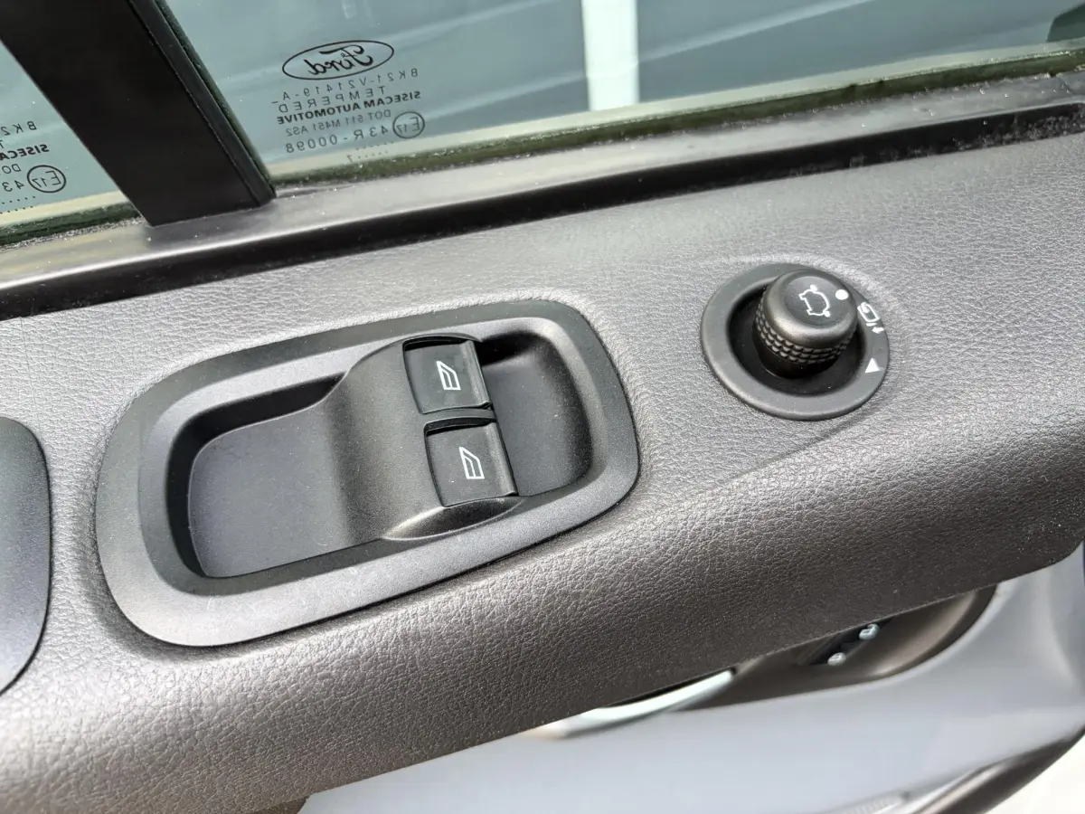 Transit Custom 290 2.0 TDCI L2H1 | Trekhaak | Airco | Elektrische Ramen | Parkeer sensoren |