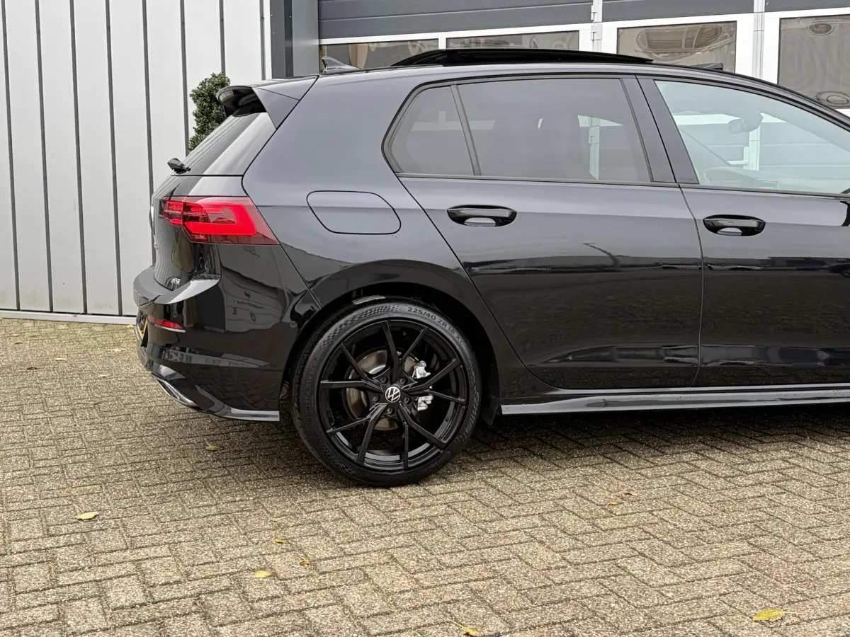 Golf 1.5 eTSI R-Line | Pano | LED | Stoel verwarming | 3x R-Line | Camera | Sfeer |