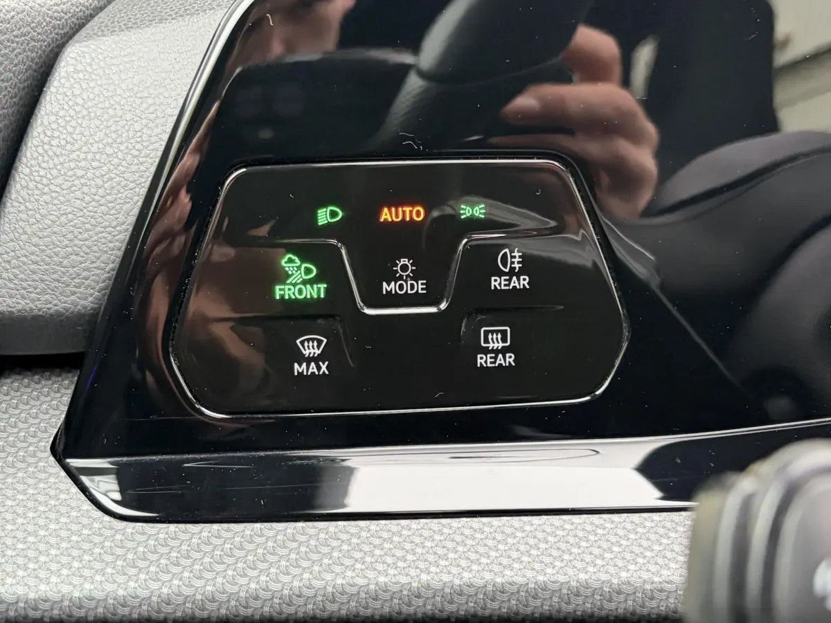 Golf 1.5 eTSI R-Line | Pano | LED | Stoel verwarming | 3x R-Line | Camera | Sfeer |