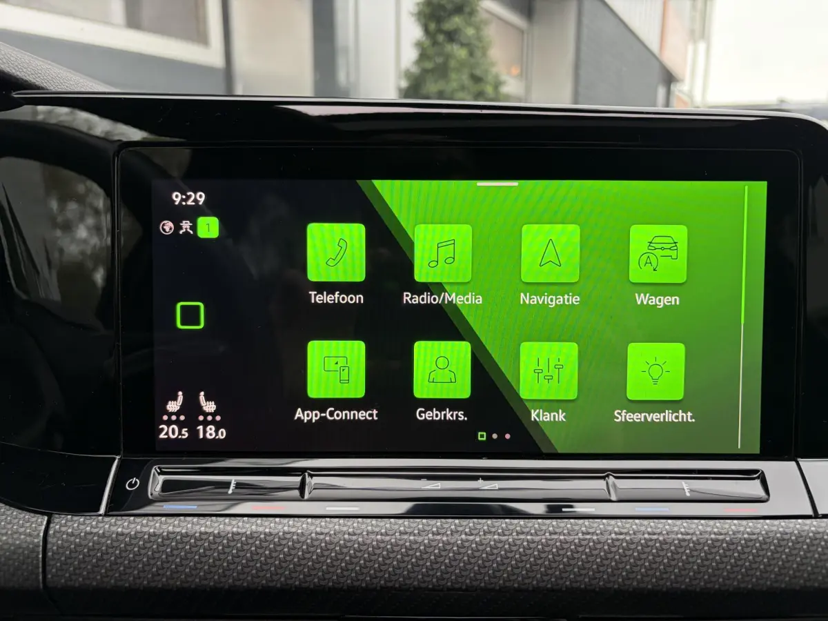 Golf 1.5 eTSI R-Line | Pano | LED | Stoel verwarming | 3x R-Line | Camera | Sfeer |