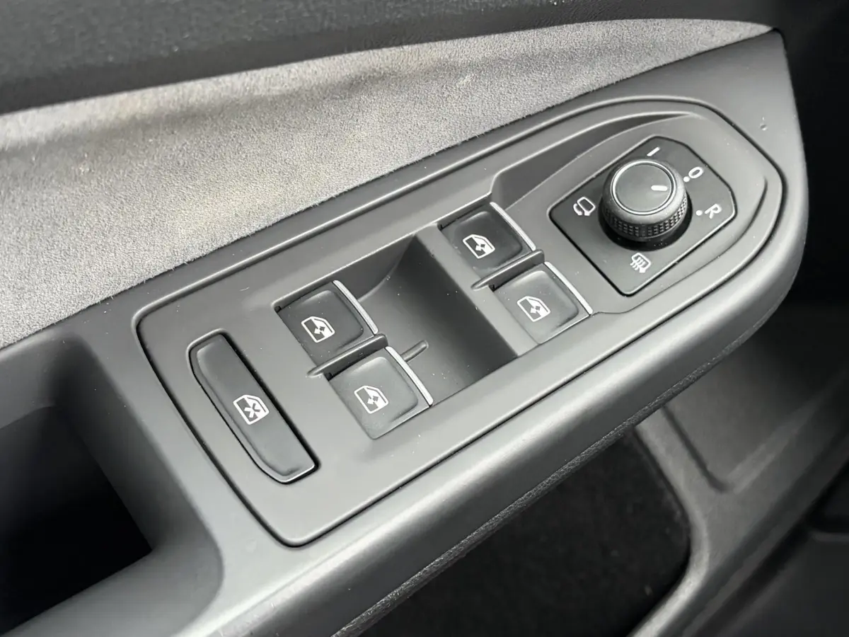 Golf 1.5 eTSI R-Line | Pano | LED | Stoel verwarming | 3x R-Line | Camera | Sfeer |