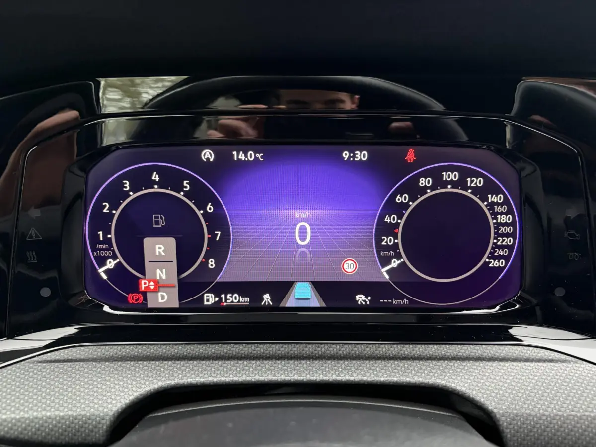 Golf 1.5 eTSI R-Line | Pano | LED | Stoel verwarming | 3x R-Line | Camera | Sfeer |