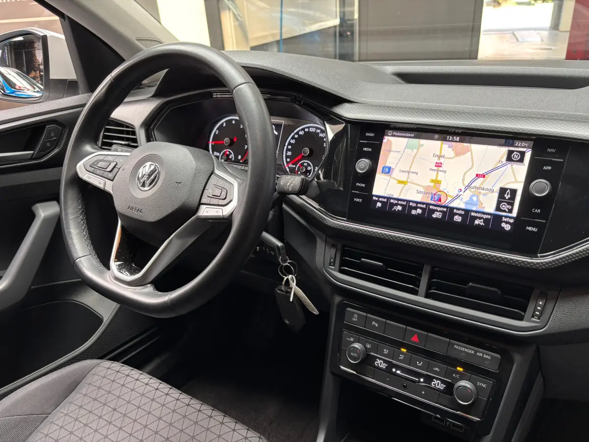 T-Cross 1.0 TSI Life / Navigatie / Trekhaak