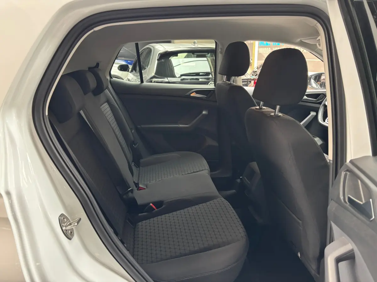T-Cross 1.0 TSI Life / Navigatie / Trekhaak