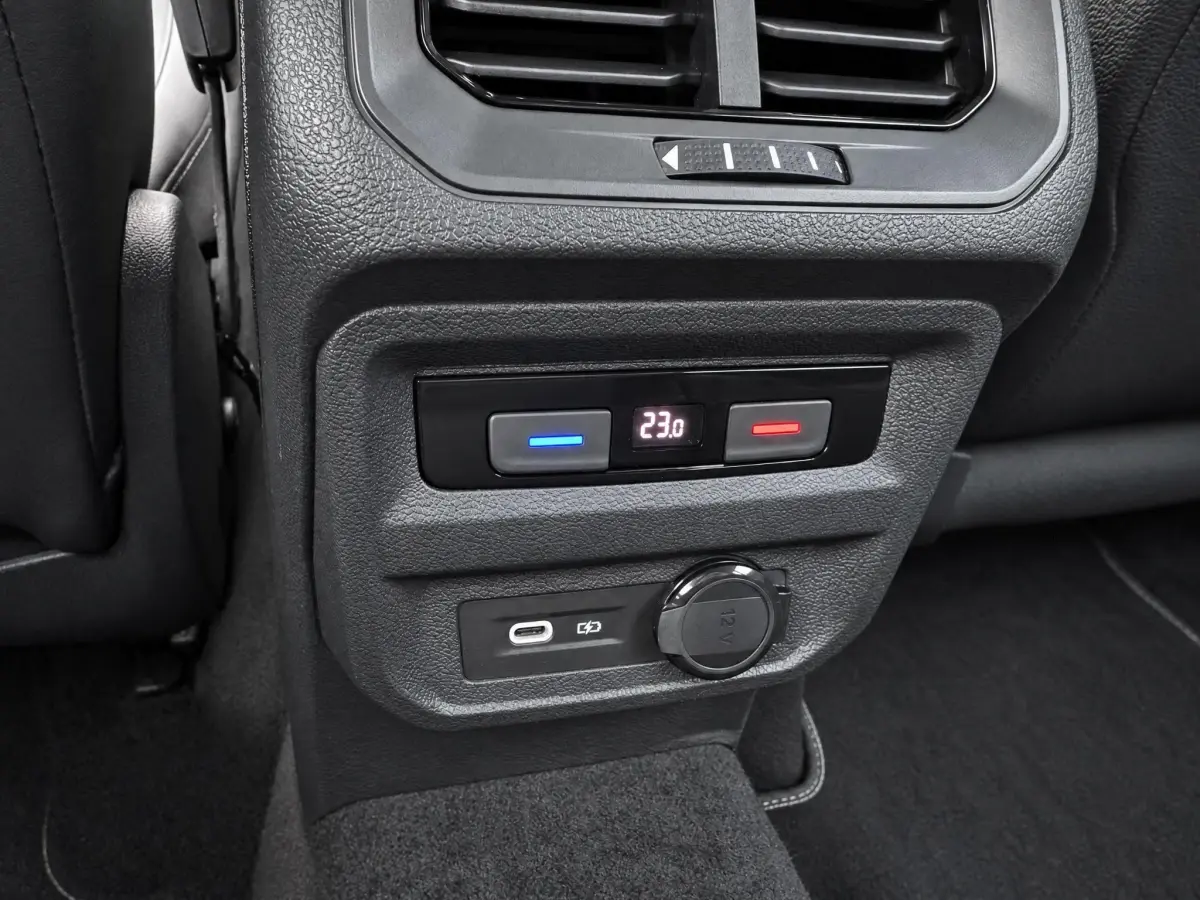 Tiguan 1.5 TSI 2X R-Line BOVAG GARANTIE CARPLAY/ACC/NAVI