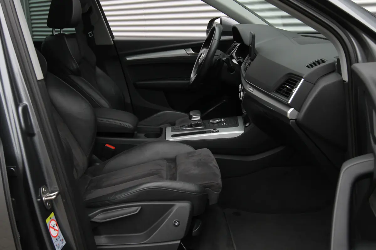 Q5 2.0 TFSI quattro I Aut. I S-Line I Pano.dak I Navi