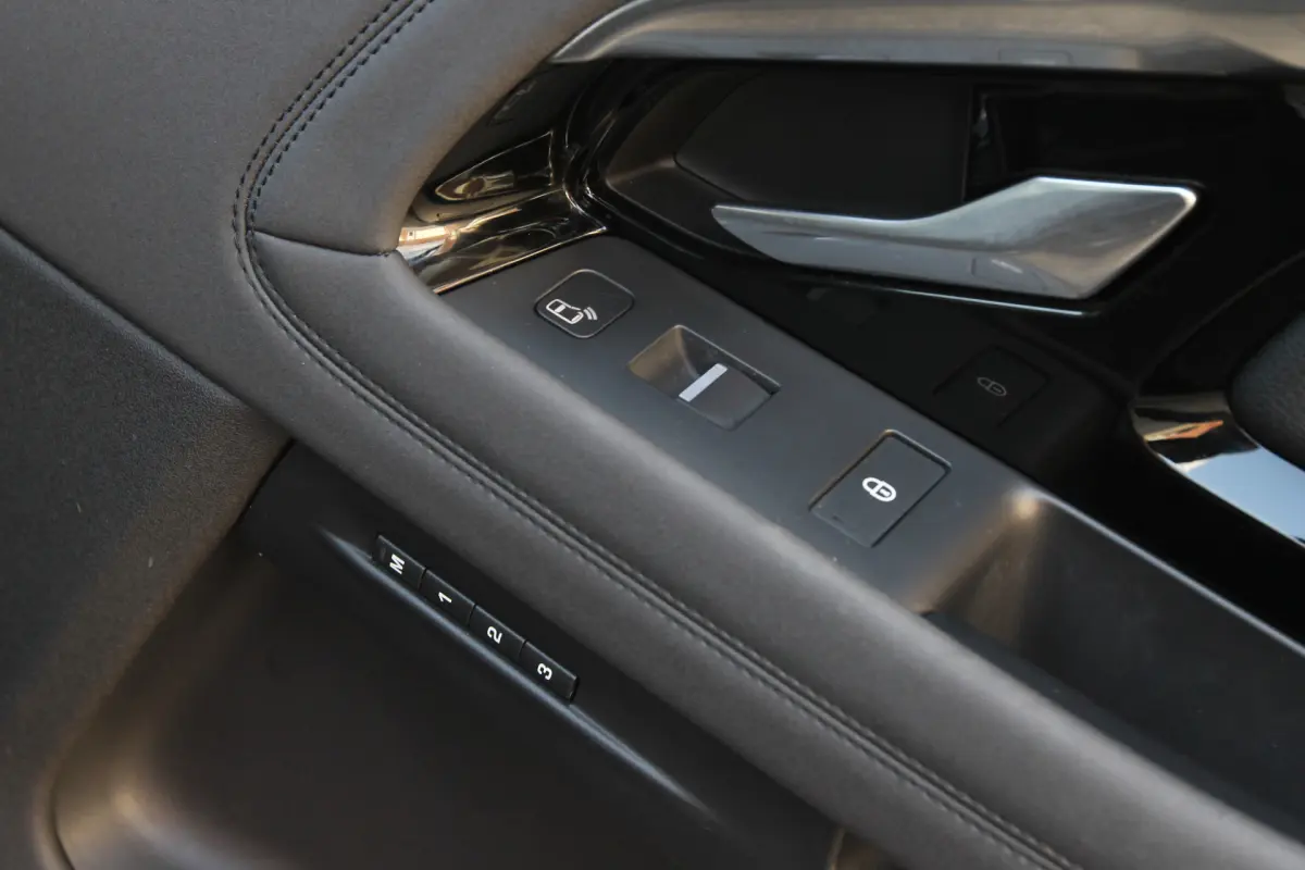 Range Rover Evoque 2.0 P250 AWD SE I Aut. I Leder I Pano.dak I Carplay