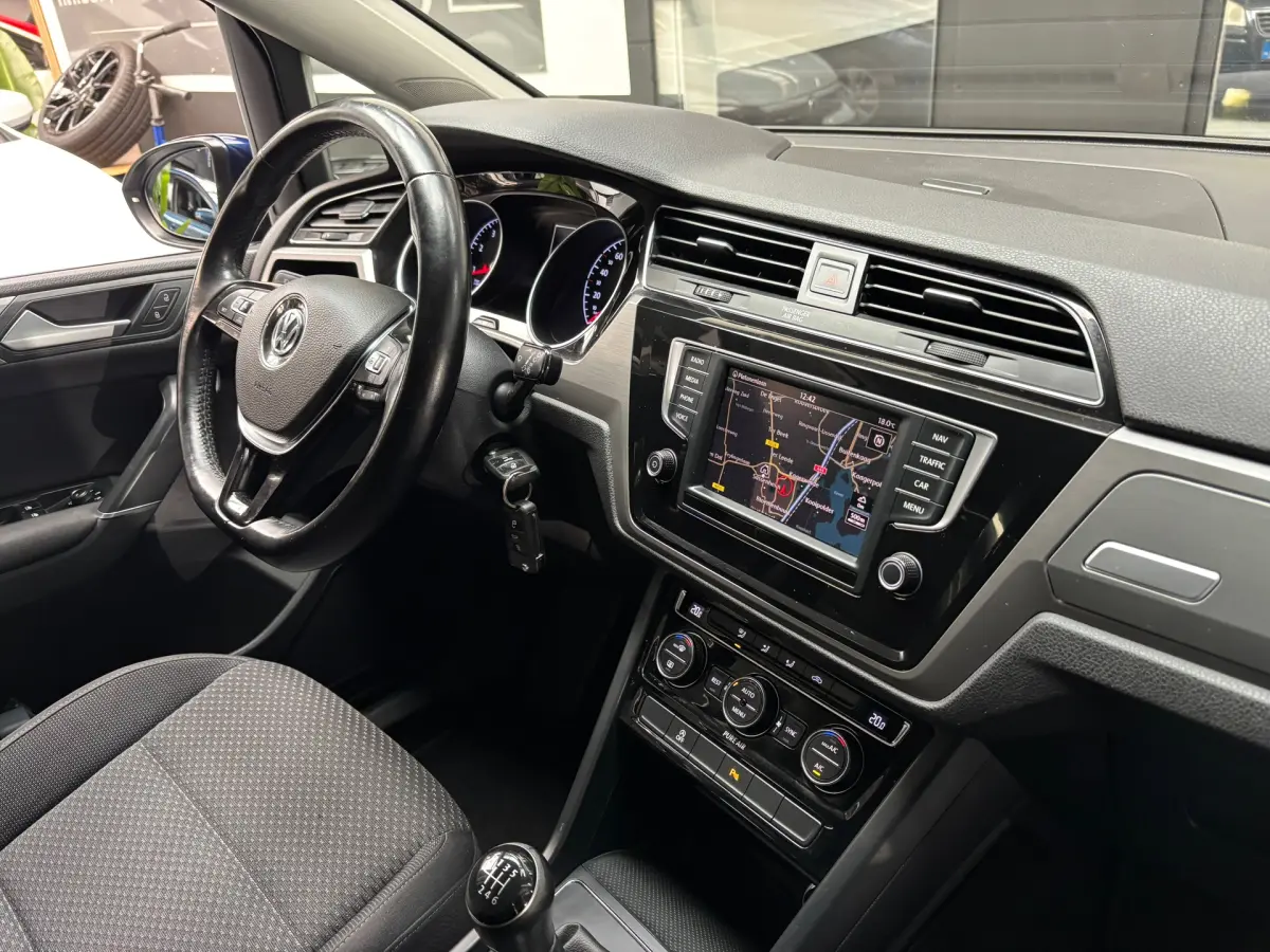 Touran 1.2 TSI Comfortline 7persoons / Navi