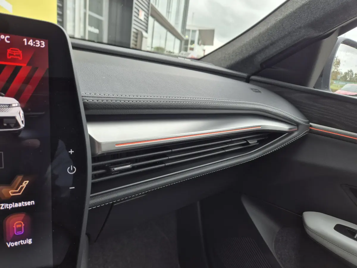Scénic E-Tech EV87 long range iconic SolarBay dak, Harman Kardon audio, 360° Camera, Adv. Driving Assist, S