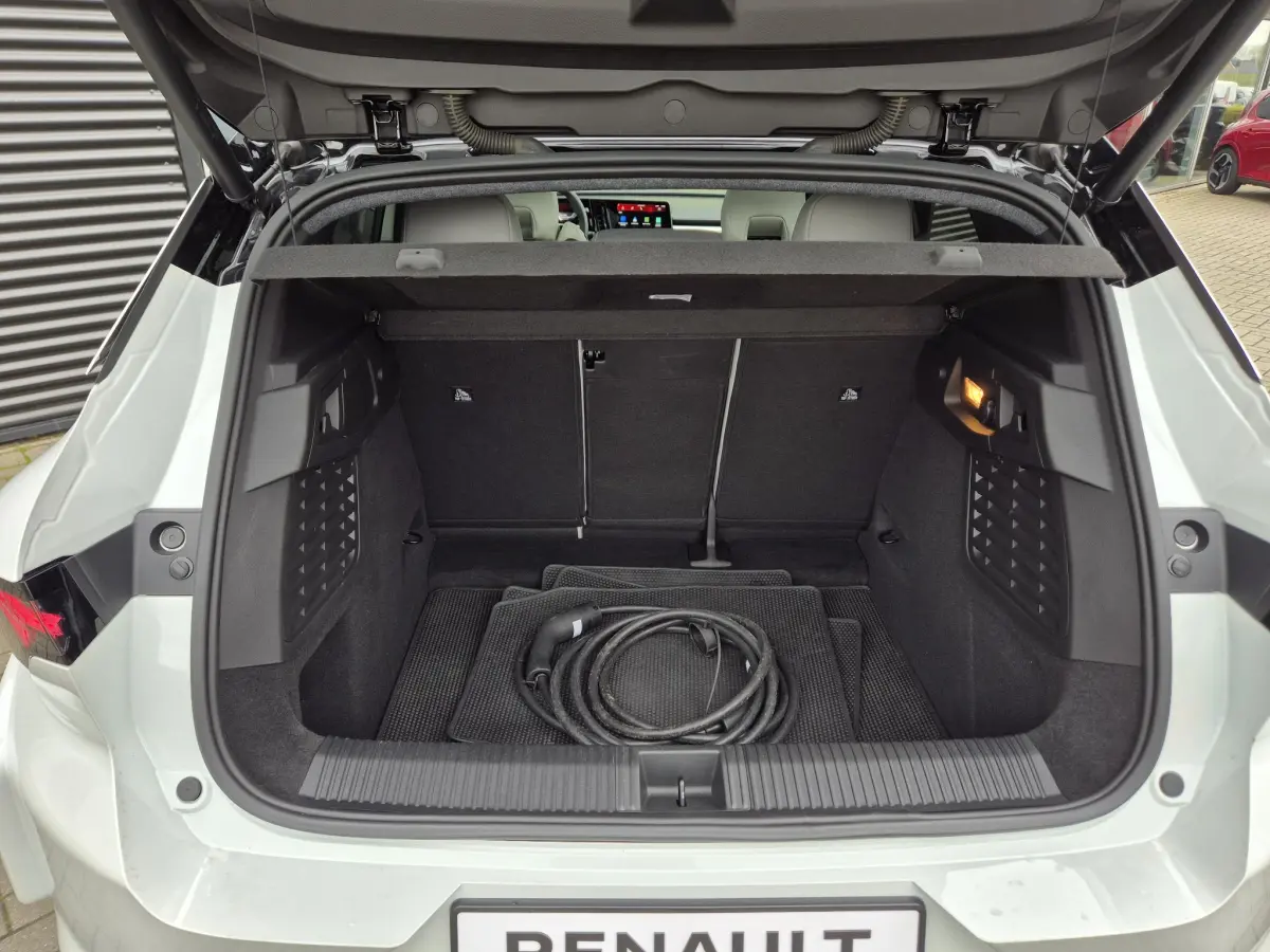 Scénic E-Tech EV87 long range iconic SolarBay dak, Harman Kardon audio, 360° Camera, Adv. Driving Assist, S