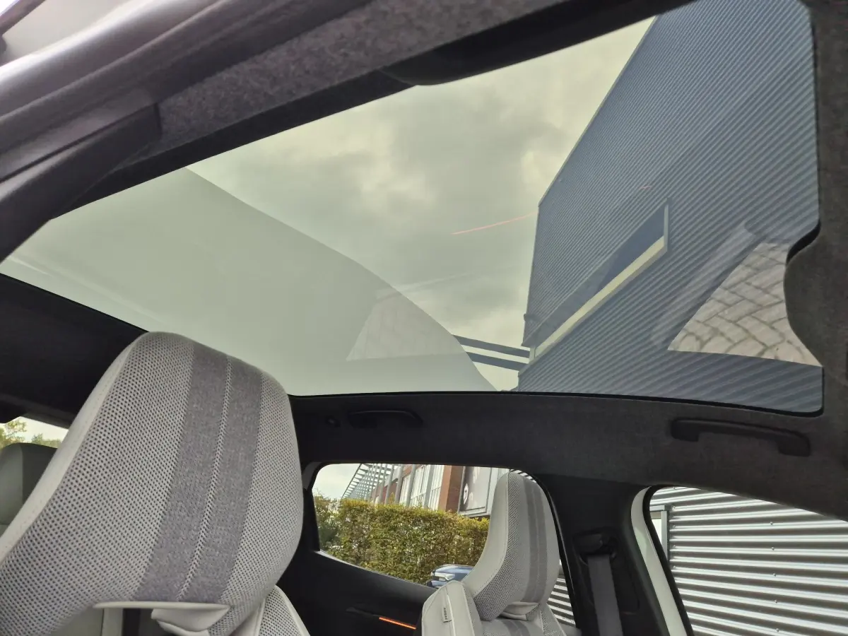 Scénic E-Tech EV87 long range iconic SolarBay dak, Harman Kardon audio, 360° Camera, Adv. Driving Assist, S
