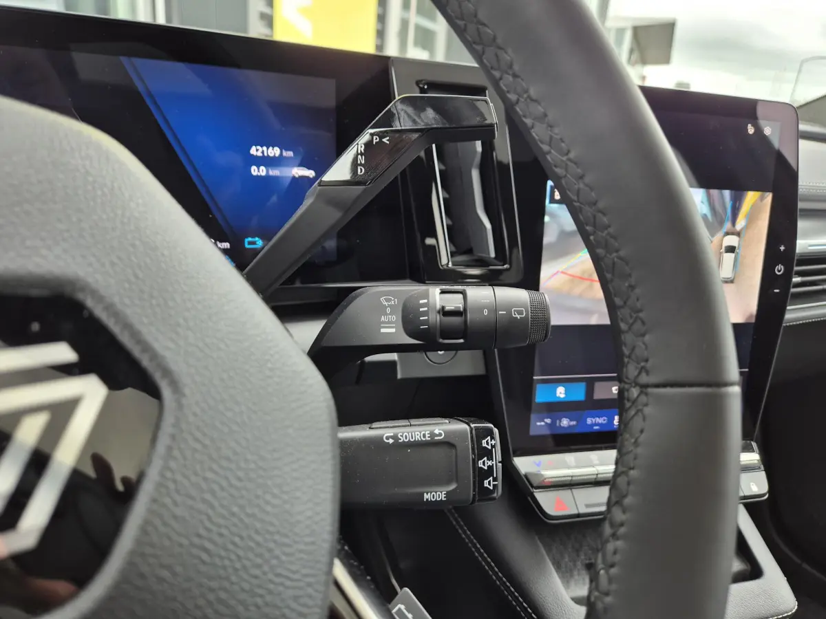 Scénic E-Tech EV87 long range iconic SolarBay dak, Harman Kardon audio, 360° Camera, Adv. Driving Assist, S