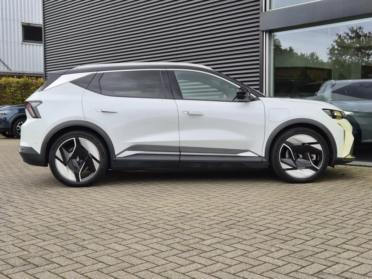 Scénic E-Tech EV87 long range iconic SolarBay dak, Harman Kardon audio, 360° Camera, Adv. Driving Assist, S