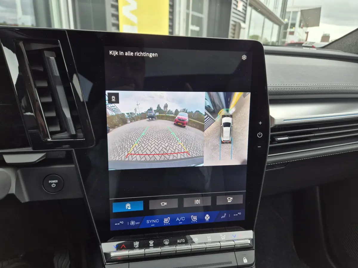 Scénic E-Tech EV87 long range iconic SolarBay dak, Harman Kardon audio, 360° Camera, Adv. Driving Assist, S