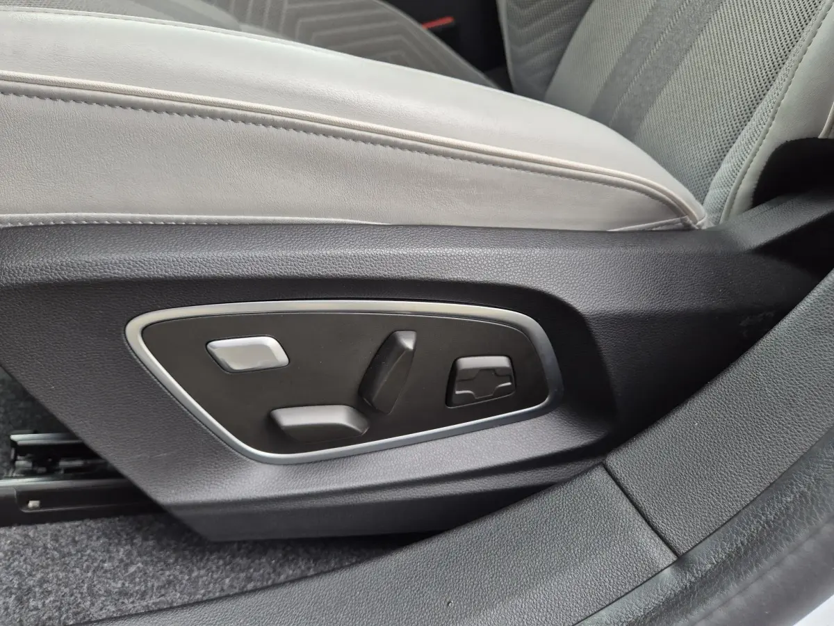 Scénic E-Tech EV87 long range iconic SolarBay dak, Harman Kardon audio, 360° Camera, Adv. Driving Assist, S