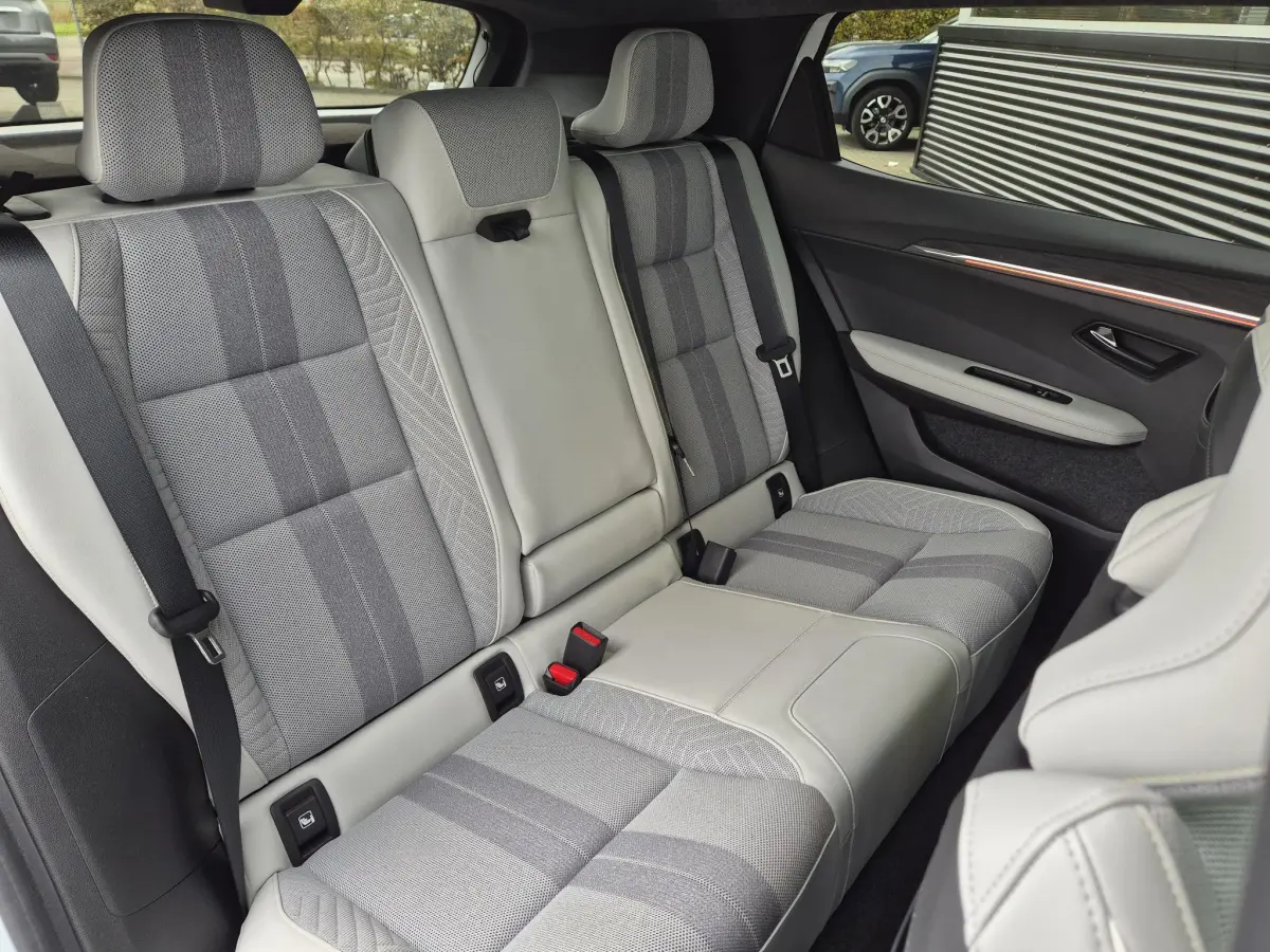 Scénic E-Tech EV87 long range iconic SolarBay dak, Harman Kardon audio, 360° Camera, Adv. Driving Assist, S