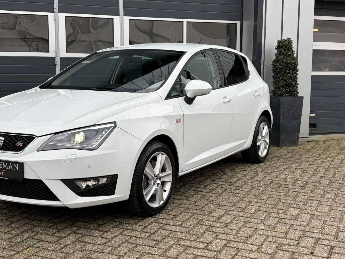 Ibiza 1.0 EcoTSI FR | LED | Stoelverwarming | Climate | Parkeer sensoren |