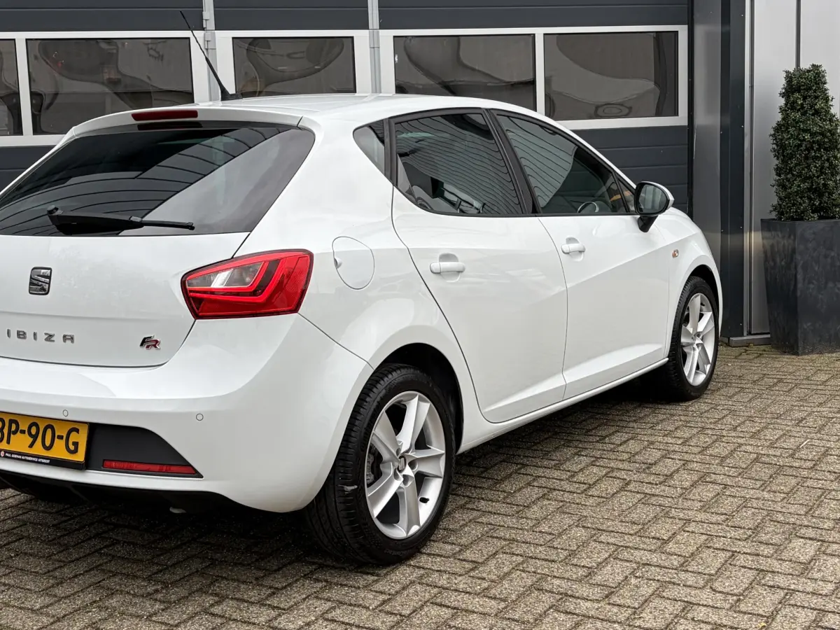 Ibiza 1.0 EcoTSI FR | LED | Stoelverwarming | Climate | Parkeer sensoren |