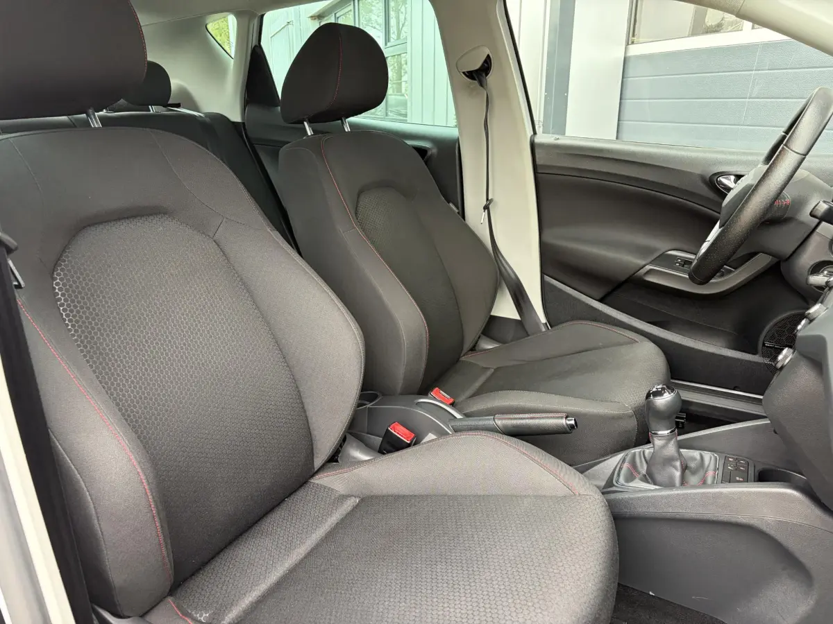 Ibiza 1.0 EcoTSI FR | LED | Stoelverwarming | Climate | Parkeer sensoren |