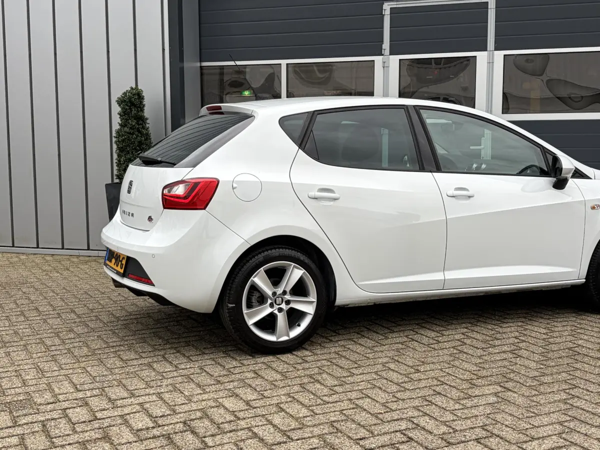 Ibiza 1.0 EcoTSI FR | LED | Stoelverwarming | Climate | Parkeer sensoren |