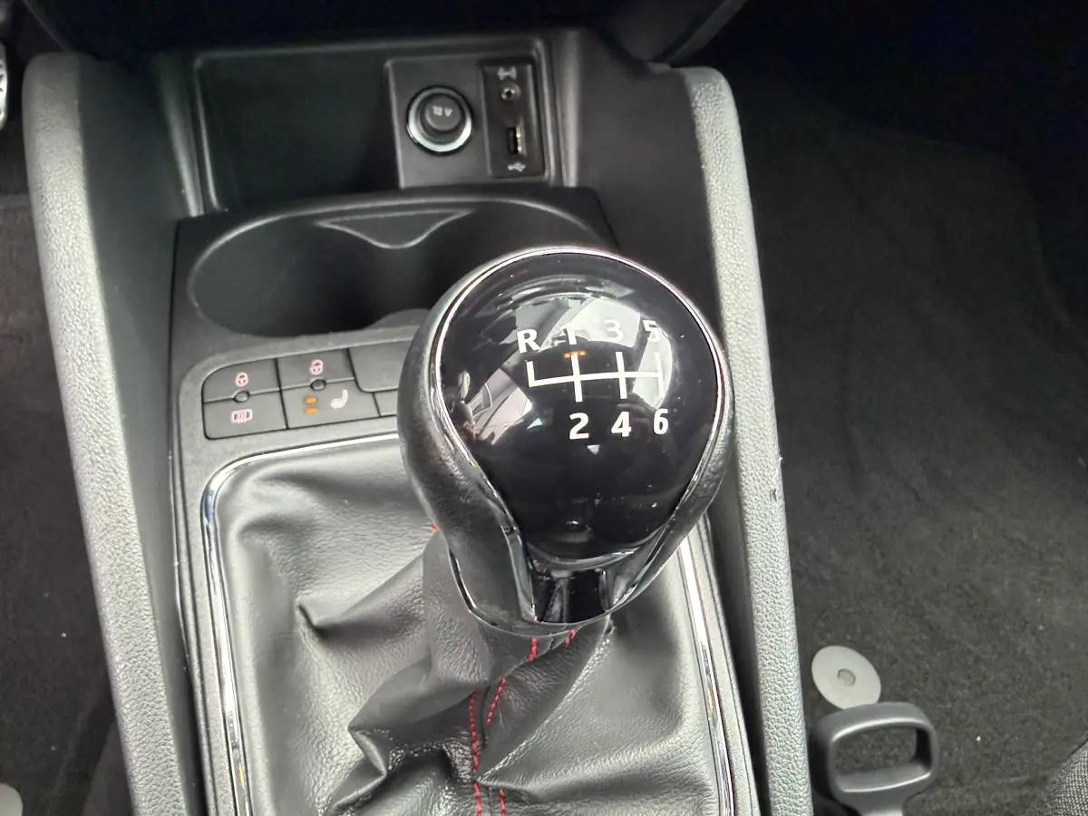 Ibiza 1.0 EcoTSI FR | LED | Stoelverwarming | Climate | Parkeer sensoren |