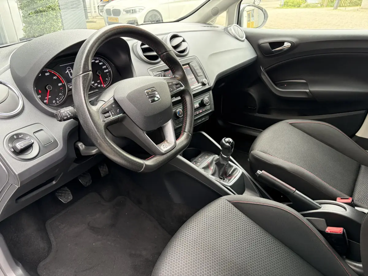 Ibiza 1.0 EcoTSI FR | LED | Stoelverwarming | Climate | Parkeer sensoren |