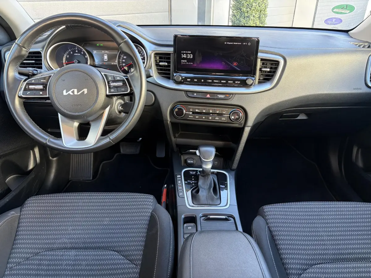 Ceed Sportswagon 1.5 T-GDi MHEV DynamicLine | LED | Camera | Navi | Dealer onderhouden | Climate |