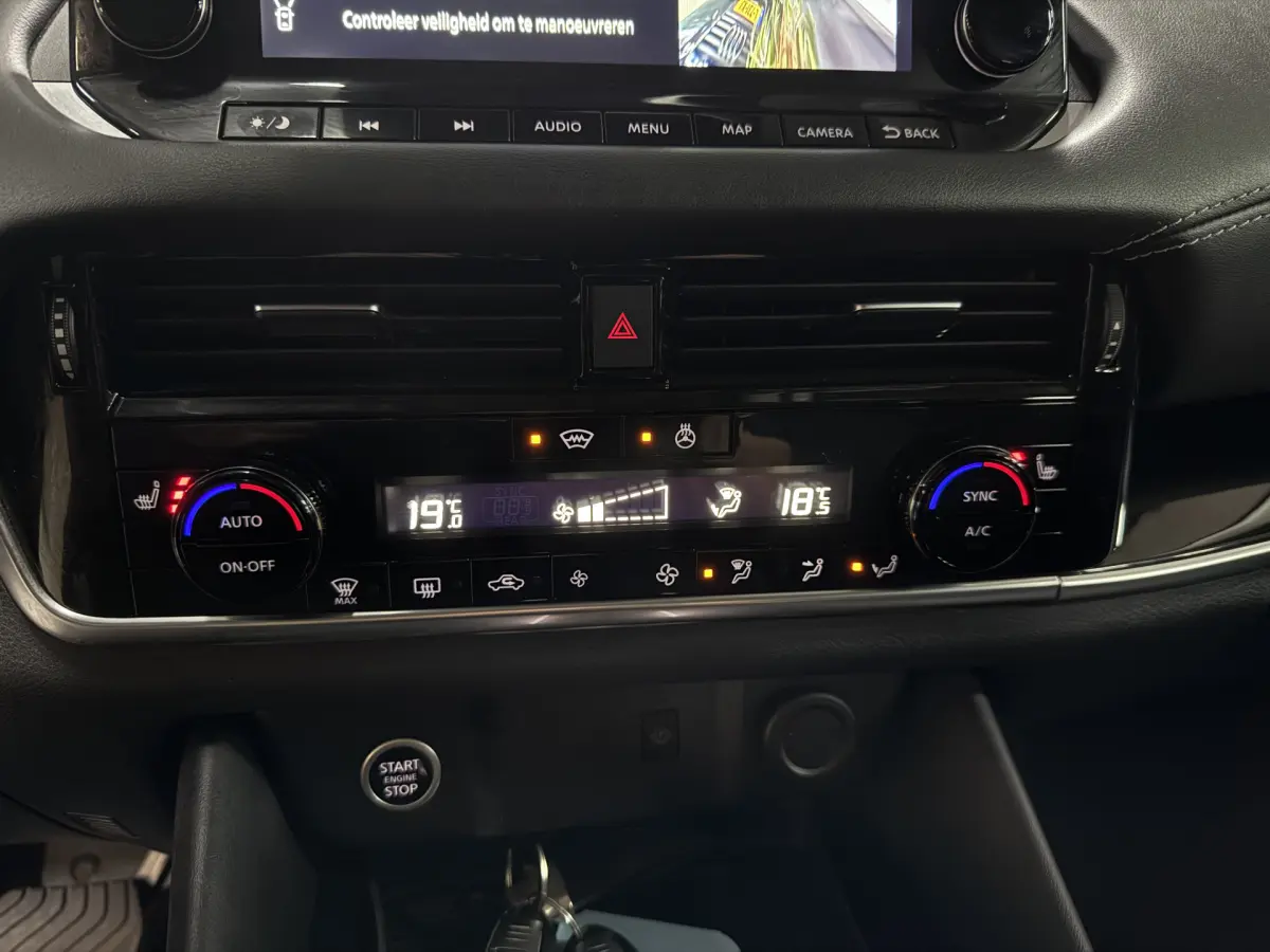 QASHQAI 1.3 MHEV Xtronic N-Connecta // Camera // Autom // Led