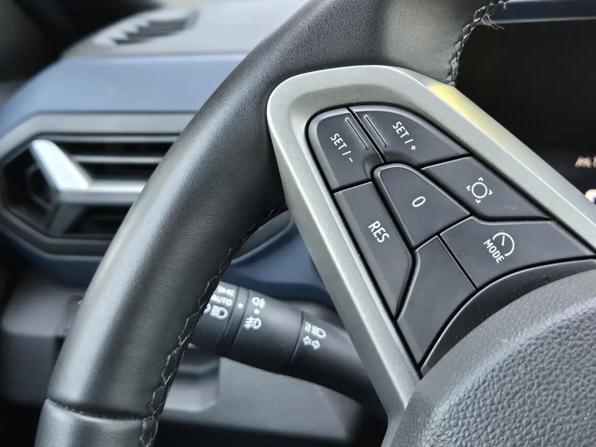 Duster 1.6 Hybrid 140 Journey Camera, Climate Control, Apple/Android Auto