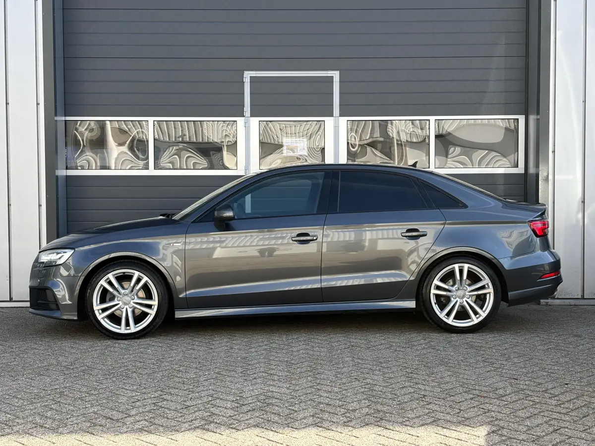 A3 Limousine 35 TFSI 3x S-Line | Stoel verwarming | Virtual | Parkeer sensoren | LED |