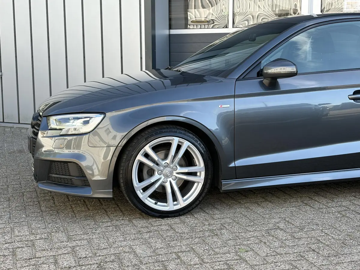 A3 Limousine 35 TFSI 3x S-Line | Stoel verwarming | Virtual | Parkeer sensoren | LED |