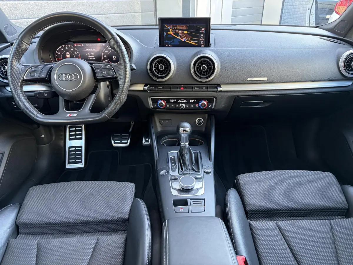 A3 Limousine 35 TFSI 3x S-Line | Stoel verwarming | Virtual | Parkeer sensoren | LED |