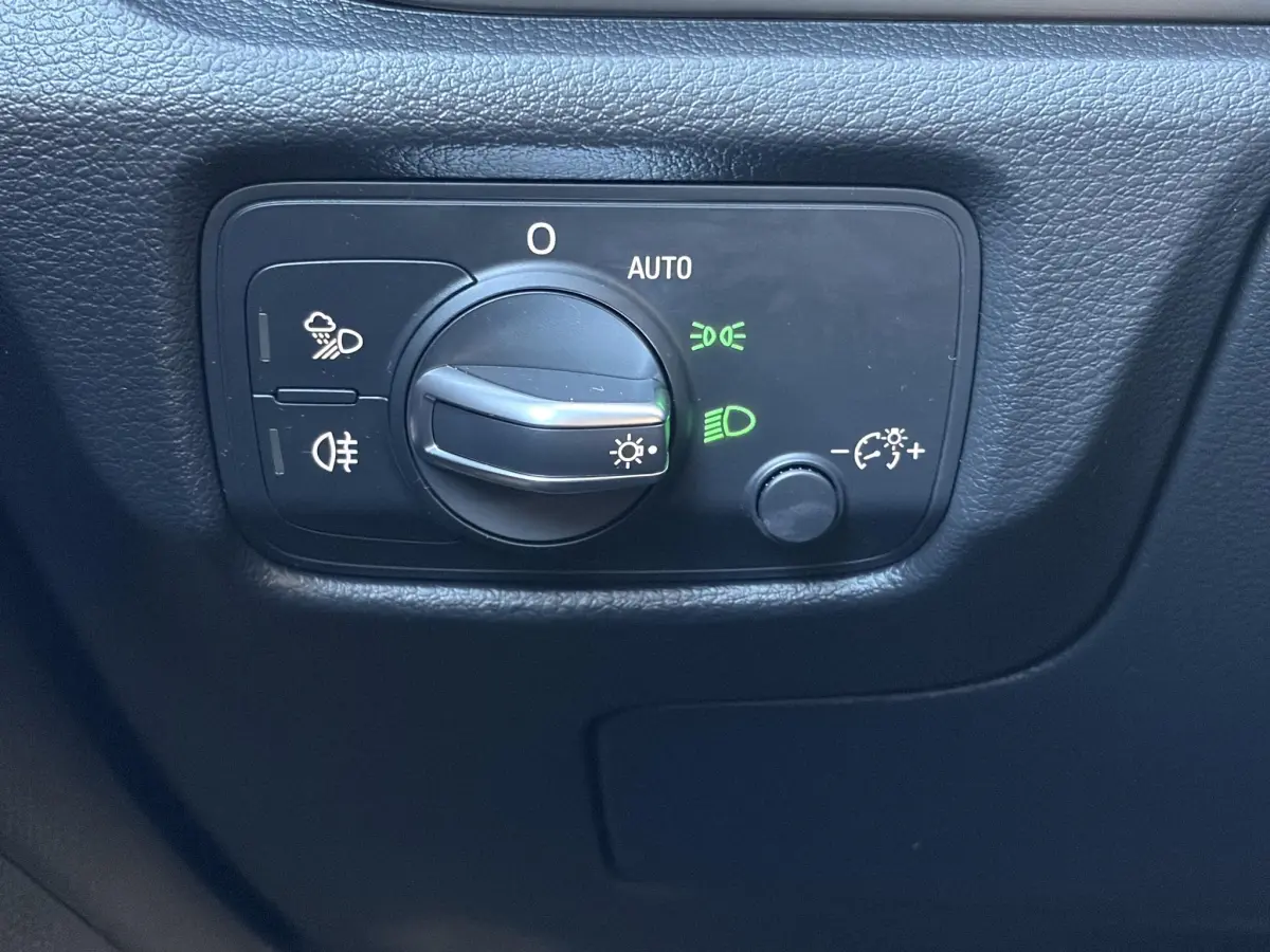 A3 Limousine 35 TFSI 3x S-Line | Stoel verwarming | Virtual | Parkeer sensoren | LED |