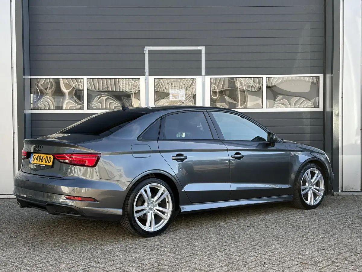 A3 Limousine 35 TFSI 3x S-Line | Stoel verwarming | Virtual | Parkeer sensoren | LED |
