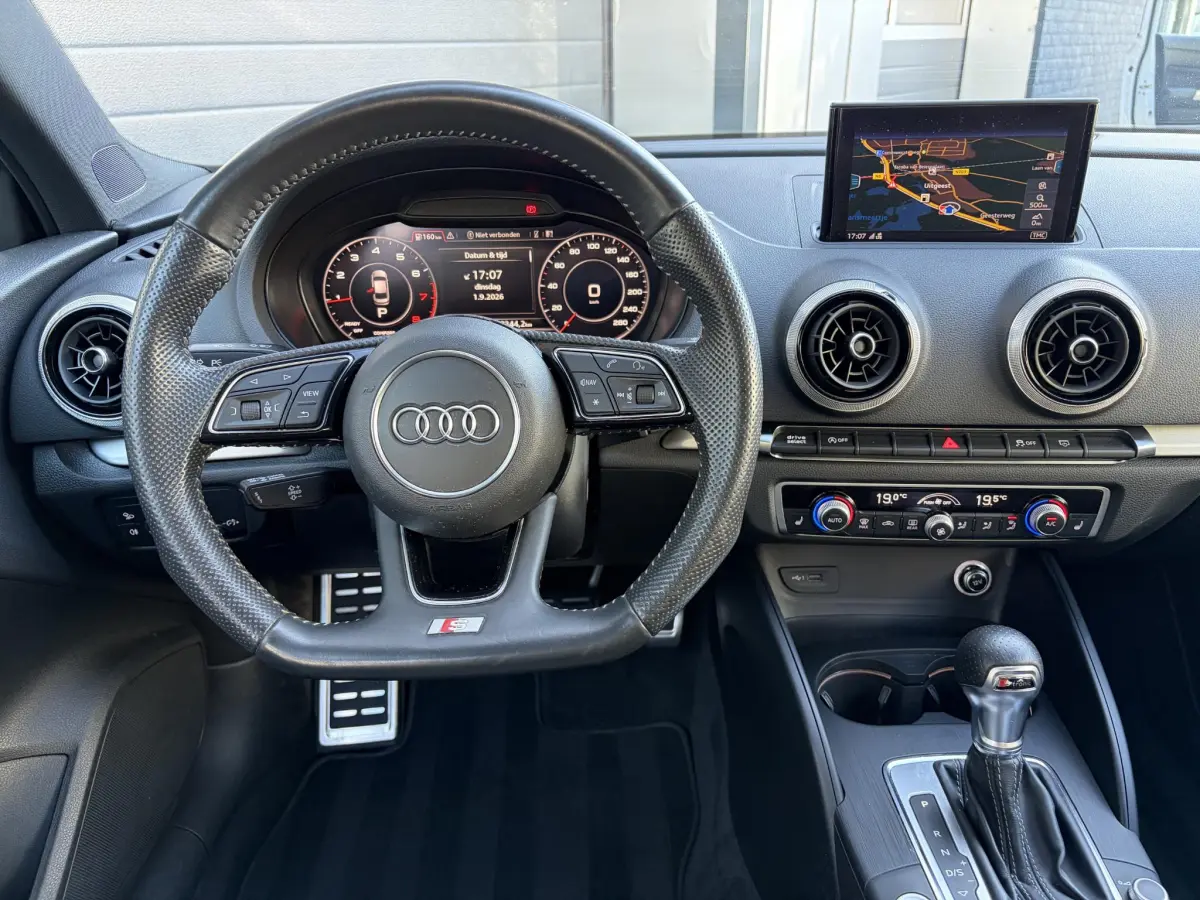 A3 Limousine 35 TFSI 3x S-Line | Stoel verwarming | Virtual | Parkeer sensoren | LED |
