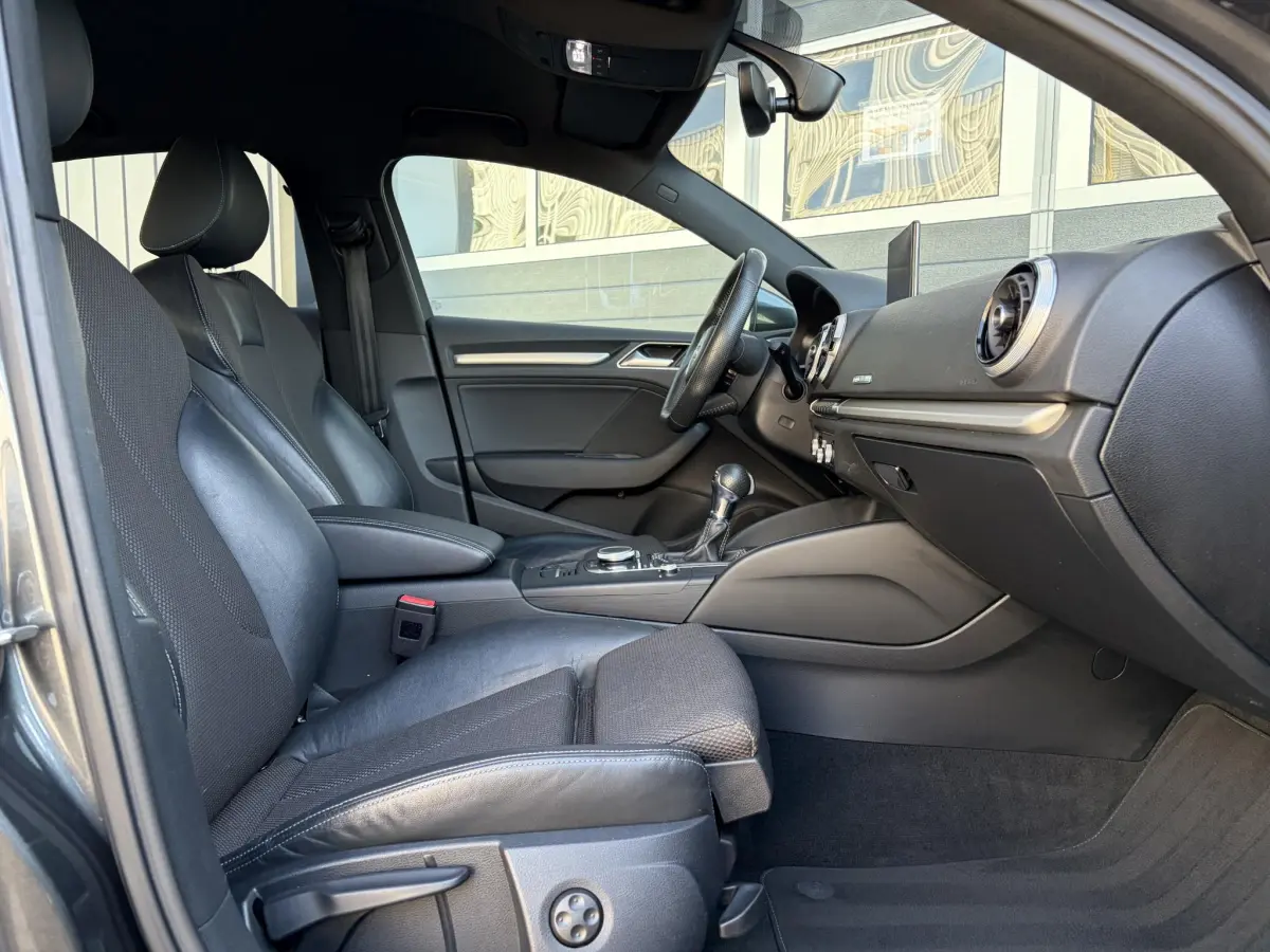 A3 Limousine 35 TFSI 3x S-Line | Stoel verwarming | Virtual | Parkeer sensoren | LED |