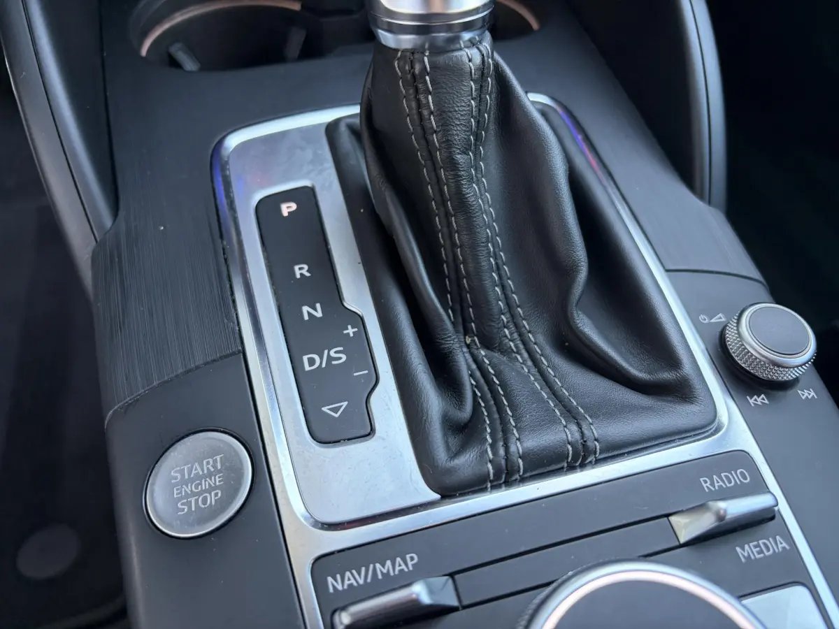 A3 Limousine 35 TFSI 3x S-Line | Stoel verwarming | Virtual | Parkeer sensoren | LED |