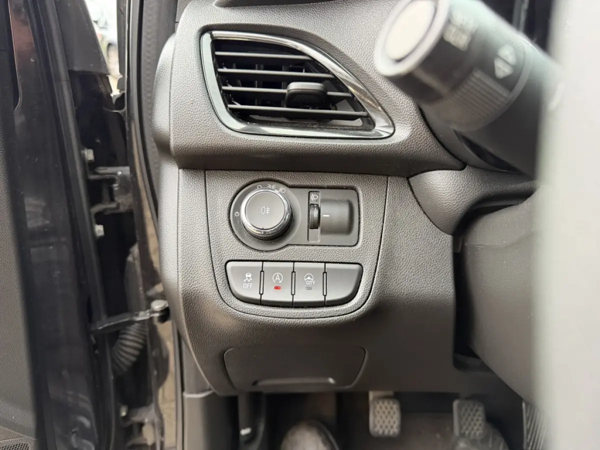 KARL 1.0 ecoFLEX Edition | Airco | Cruise | Bluetooth
