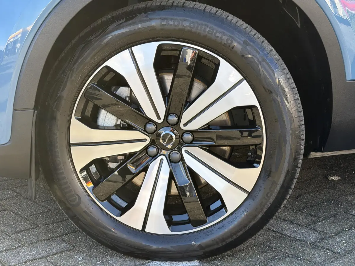XC40 1.5 T5 Plug-in hybrid Ultimate Dark | Panodak