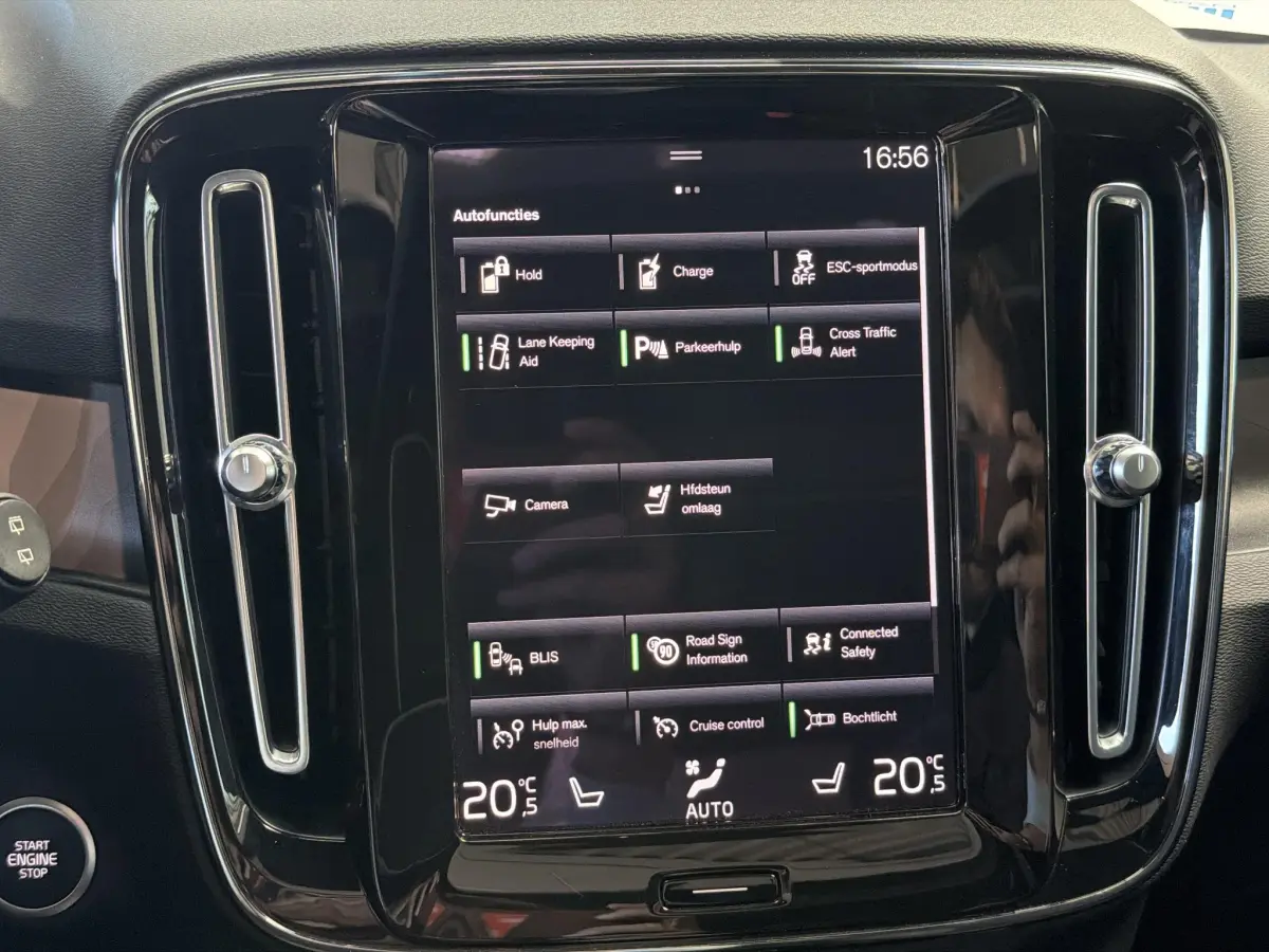 XC40 1.5 T5 Plug-in hybrid Ultimate Dark | Panodak